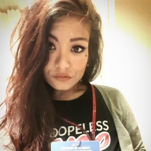 Meet your Posher, Joi